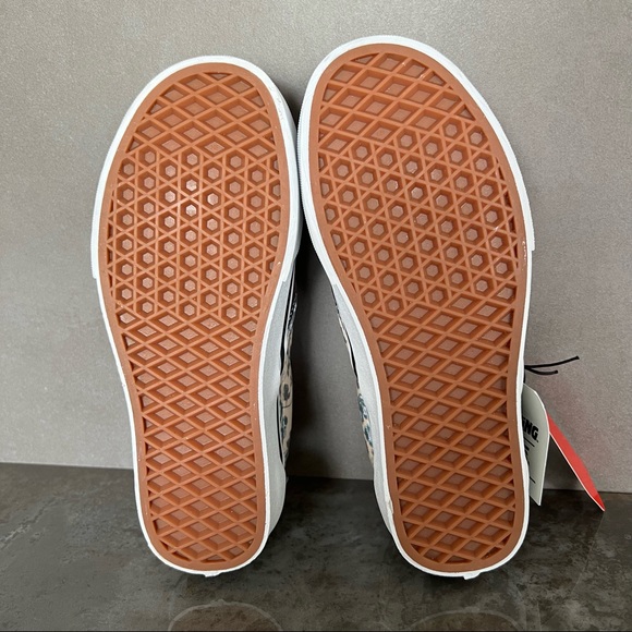 Vans House of Terror The Shining - Picture 7 of 11